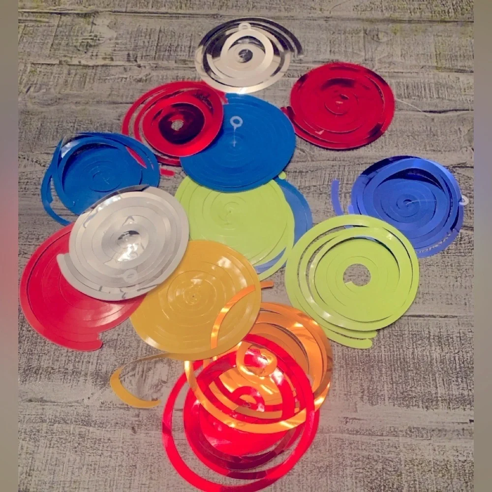 Metallic & Matte Foil Hanging Swirlies, perfect for parties, EUC, 18 swirlies